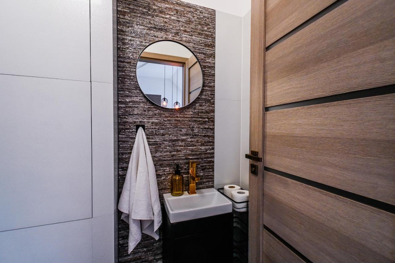 Luxury Apartment In The City Center Bratislava Buitenkant foto
