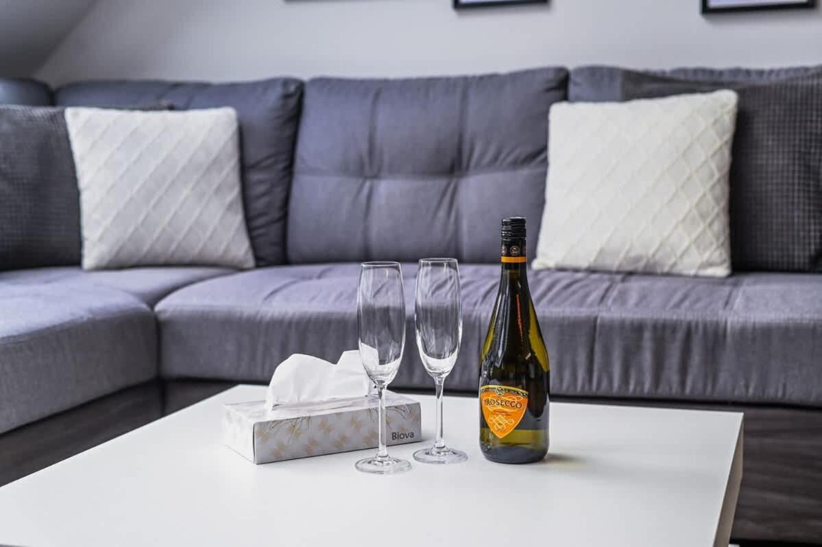 Luxury Apartment In The City Center Bratislava Buitenkant foto