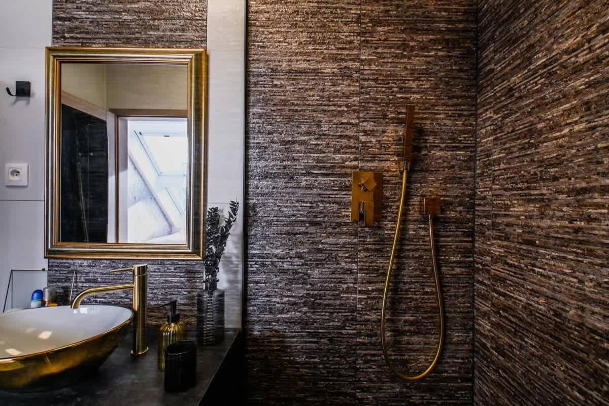 Luxury Apartment In The City Center Bratislava Buitenkant foto