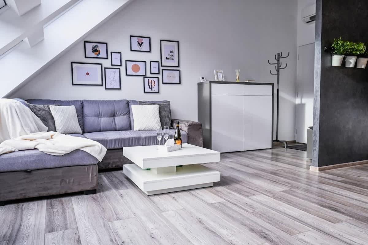 Luxury Apartment In The City Center Bratislava Buitenkant foto