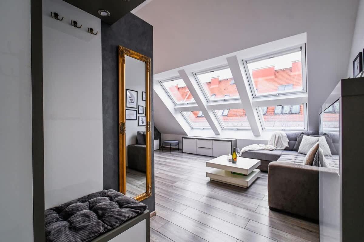 Luxury Apartment In The City Center Bratislava Buitenkant foto